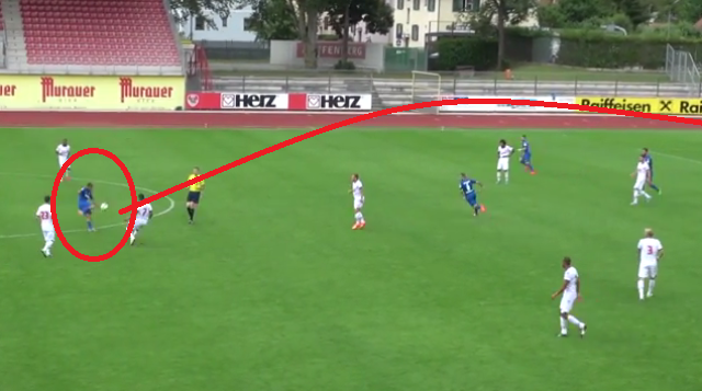 VIDEO: Pha ghi bàn từ giữa sân đẹp mắt của sao Bundesliga