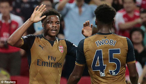 Arsenal dễ dàng thắng đậm Các ngôi sao Singapore