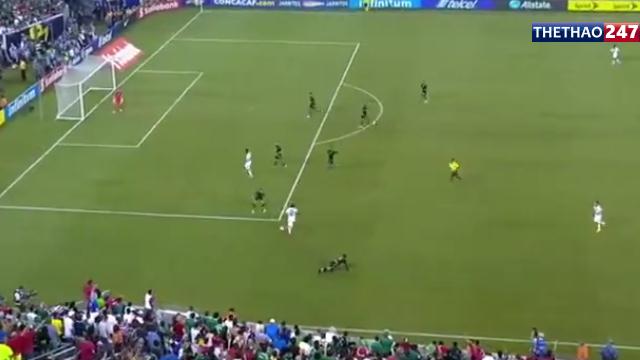 VIDEO: Khi cầu thủ solo như Messi gặp... truyền nhân của Petr Cech