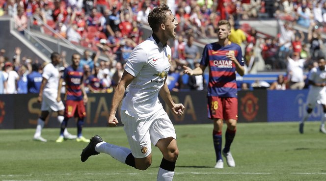 VIDEO: Màn trình diễn ấn tượng của Adnan Januzaj trước Barcelona