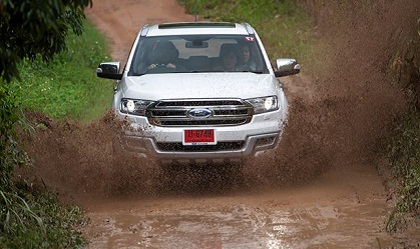 Ford Everest 2016 ra mắt – thách thức vị thế Toyota Fortuner tại Việt Nam