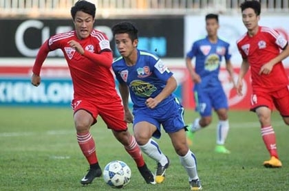 Lùi đại chiến Quảng Ninh vs HAGL vì mưa bão