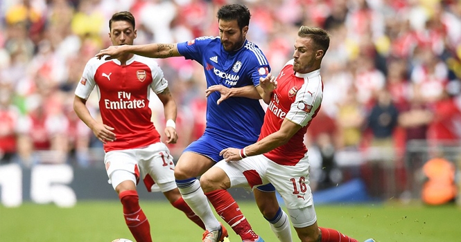 Thua Arsenal, họa lớn lại đổ lên đầu Chelsea