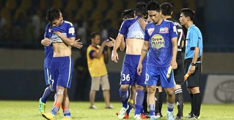 HLV Guillaume chỉ ra lý do khiến HAGL thua đậm