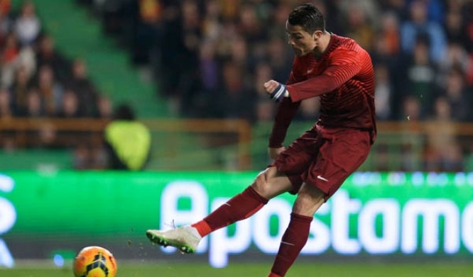 VIDEO: Tiết lộ về thầy dạy kỹ thuật sút trivela của Cristiano Ronaldo
