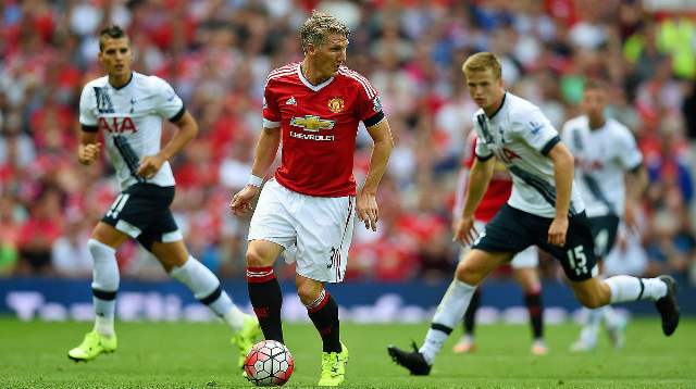 VIDEO: Màn ra mắt Premier League của Schweinsteiger trong màu áo MU