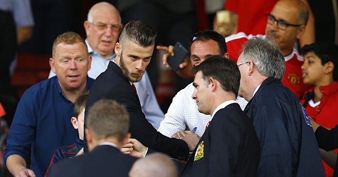 Huyền thoại Bryan Robson thuyết phục De Gea ở lại M.U