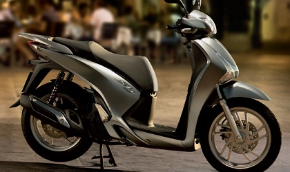 Honda SH cháy hàng, đội giá 10 triệu đồng