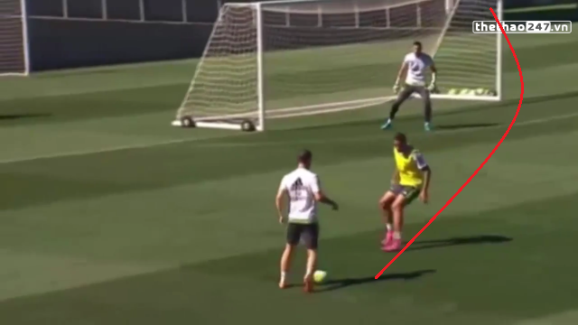 VIDEO: Isco lập siêu phẩm cứa lòng hoàn hảo trên sân tập Real