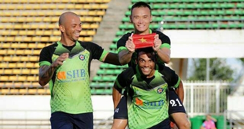 Cựu sao U19 VN lọt đề cử giải Cầu thủ xuất sắc Lao League