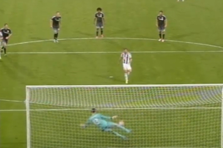 VIDEO: Pha sút pen không thành công của cầu thủ West Brom