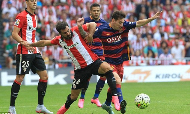 VIDEO: Pha độc diễn ấn tượng của Messi qua 4 cầu thủ Bilbao