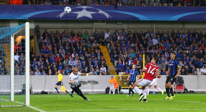 VIDEO: 4 pha bỏ lỡ khó tin của Depay, Rooney và Chicharito trước Club Brugge