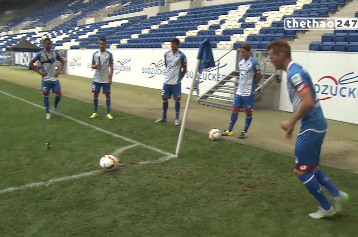 VIDEO: Sao Bundesliga thi tài sút phạt góc thành bàn