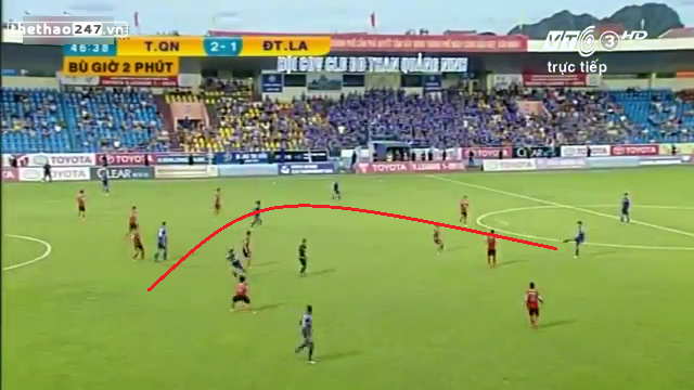 VIDEO: Mạc Hồng Quân kiến tạo tinh tế như Pirlo ở vòng 23 V-League