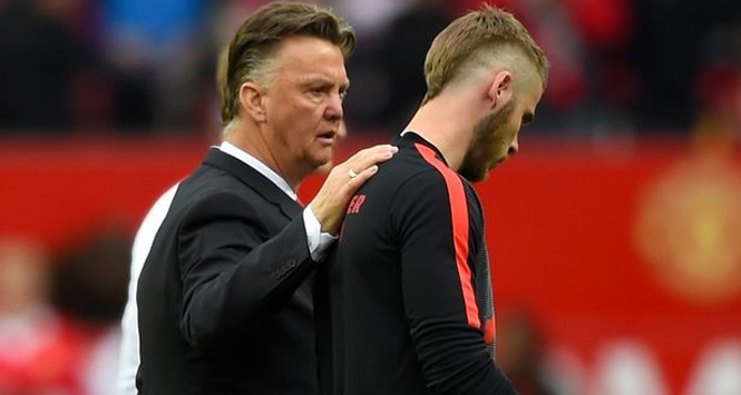 HLV Van Gaal đẩy tương lai De Gea cho Ed Woodward