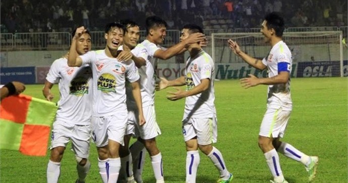 VIDEO: 3 bàn thắng dễ dàng đến khó hiểu của HAGL trước Hà Nội T&T