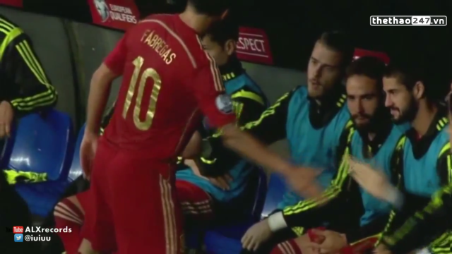 VIDEO: Thủ thành De Gea ê chề vì bị Fabregas phớt lờ khi bắt tay