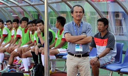 Đi tìm lời giải việc bầu Đức cấm các học trò đá Cup