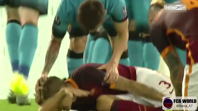 VIDEO: Hành động đẹp của Messi ở trận gặp Roma