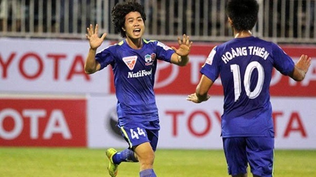 VIDEO: Màn trình diễn của Công Phượng tại V-League 2015