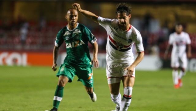 VIDEO: Siêu phẩm sút xa tuyệt đẹp của Alexandre Pato tại Brazil