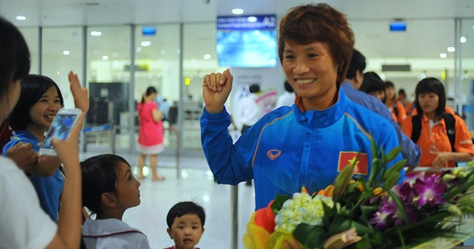 Minh Nguyệt: 'Không có NHM ra đón tuyển nữ là chuyện bình thường'