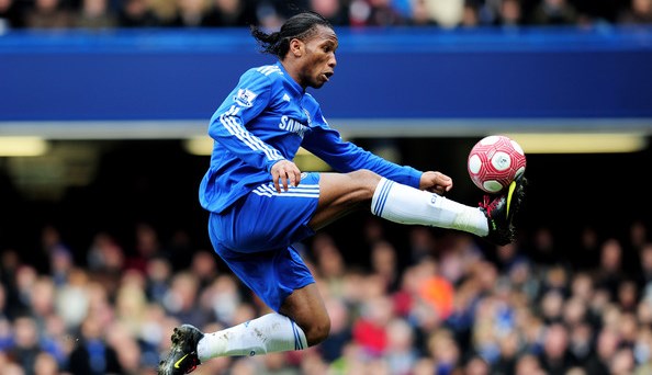 VIDEO: Pha khống chế bóng đậm chất nghệ sỹ của Drogba trong màu áo Chelsea