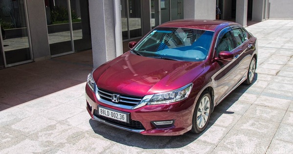 Đánh giá xe Honda Accord 2015: Mẫu xe hiện đại cho người thành đạt
