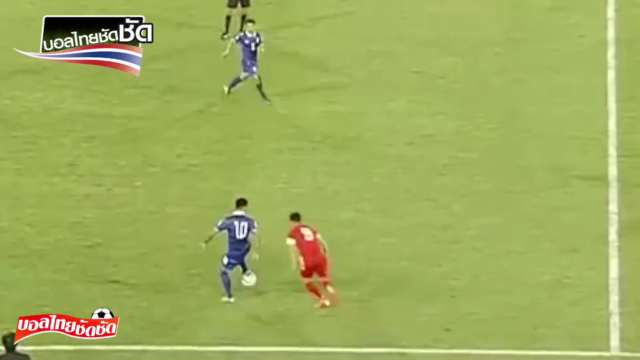VIDEO: Khoảnh khắc Công Vinh bị Teerasil Dangda biến thành gã hề