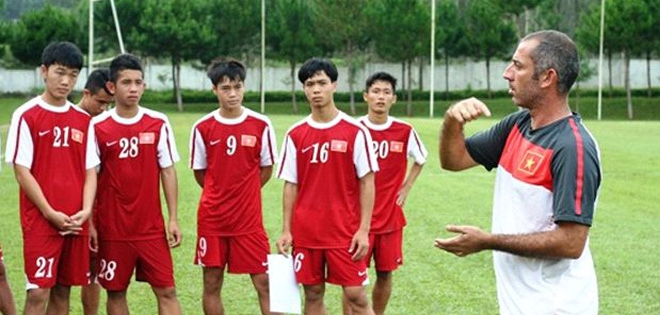 HLV Graechen chia sẻ bí quyết giúp VN đá trên cơ Thái Lan