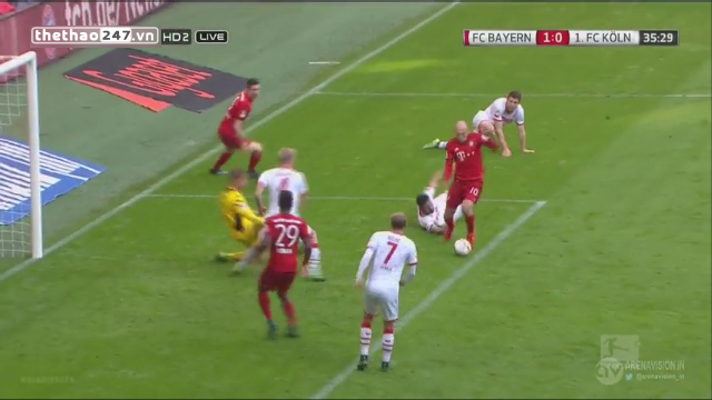 VIDEO: Khi Robben trở lại với vai trò hung thần bên cánh phải
