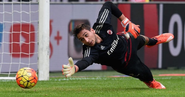 Man Utd ấn tượng đặc biệt với sao trẻ Milan