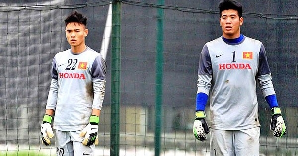 Thủ môn ĐT Việt Nam bất ngờ bị mất việc tại V-League