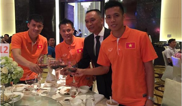 Quả bóng vàng Việt Nam dự khóa học HLV FIFA