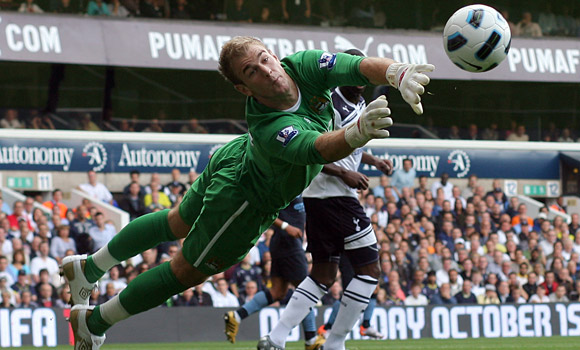 VIDEO: Joe Hart làm nền cho siêu phẩm khi tuyển Anh đối đầu Tây Ban Nha