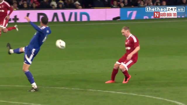 VIDEO: Cú chạm bóng đẳng cấp của Paul Scholes ở trận giao hữu các huyền thoại