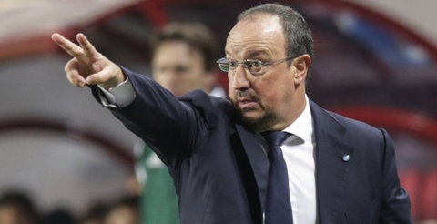 Real đã có người thay Benitez nếu thua trận Siêu kinh điển