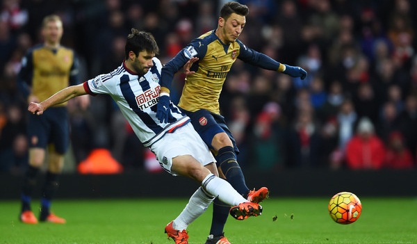 Mesut Ozil lập kỷ lục mới ở Premier League