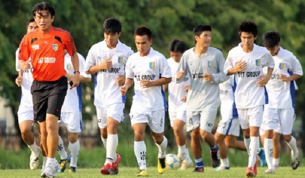 Sao 'xịn' lập công, Hà Nội T&T mơ vé vào bán kết