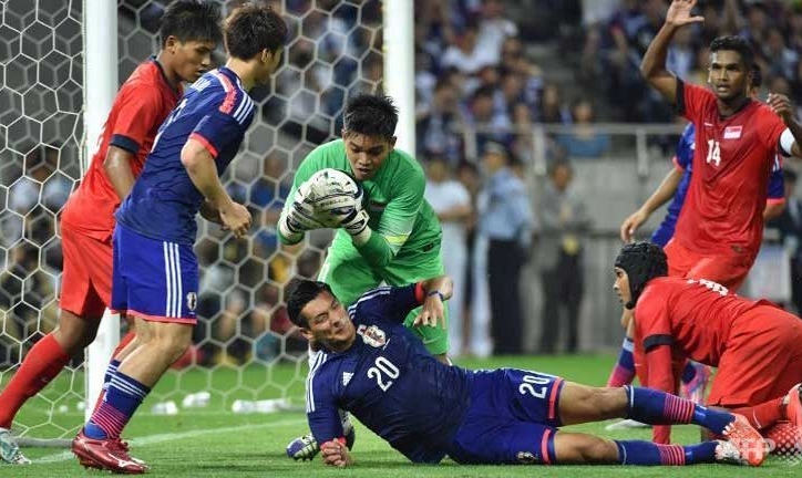 VIDEO: Izwan Mahbud - Thủ môn Singapore nổi như cồn với NHM J-League