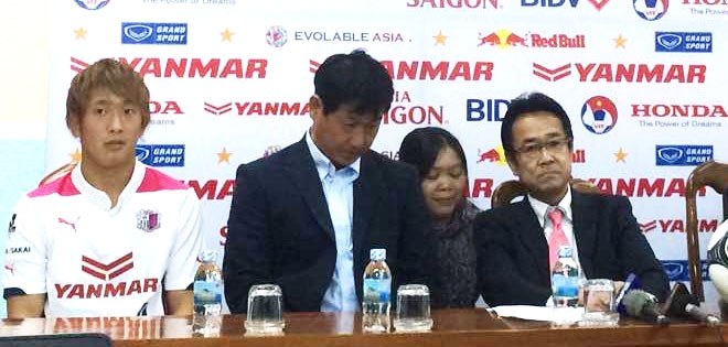 HLV Cerezo Osaka e ngại Công Phượng, đề cao ông Miura
