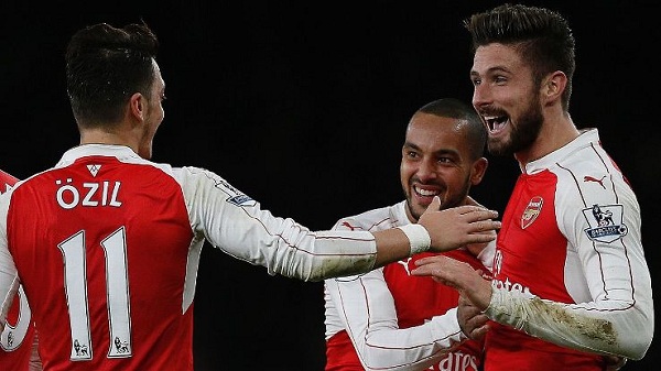 Arsenal chưa thể gia hạn hợp đồng với Mesut Ozil