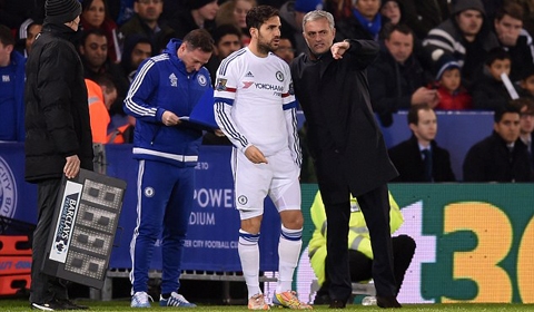 Bị dọa kiện, cựu sao Chelsea vội vàng xin lỗi Fabregas