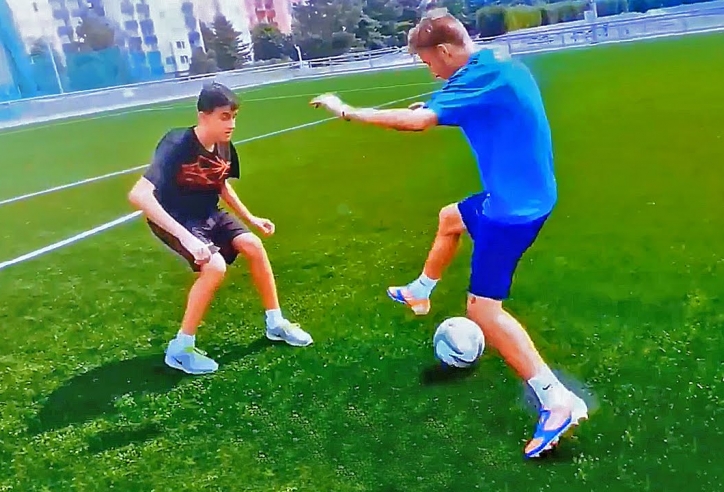 VIDEO: Tốp 10 pha lừa bóng lỗi siêu hài của năm 2015