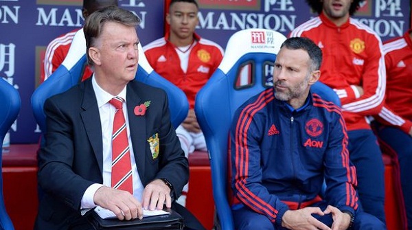 Van Gaal đột ngột vắng mặt trong buổi tập của Man Utd