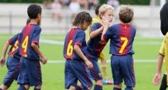 VIDEO: Siêu phẩm tiki taka điển hình từ lò đào tạo trẻ La Masia