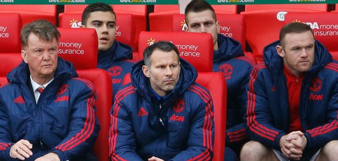 Van Gaal 'trảm' Rooney vì mâu thuẫn cá nhân