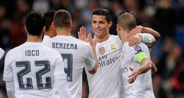 Chán Benitez, trụ cột Real âm thầm tới Manchester