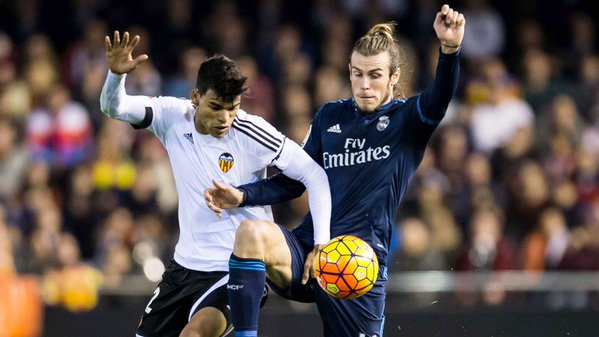 Video bàn thắng: Valencia 2-2 Real Madrid (Vòng 18 La Liga)